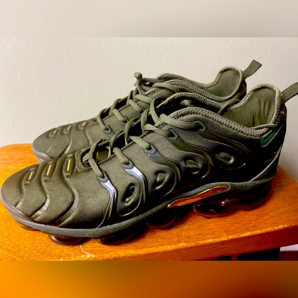 Nike Air Vapormax olive green